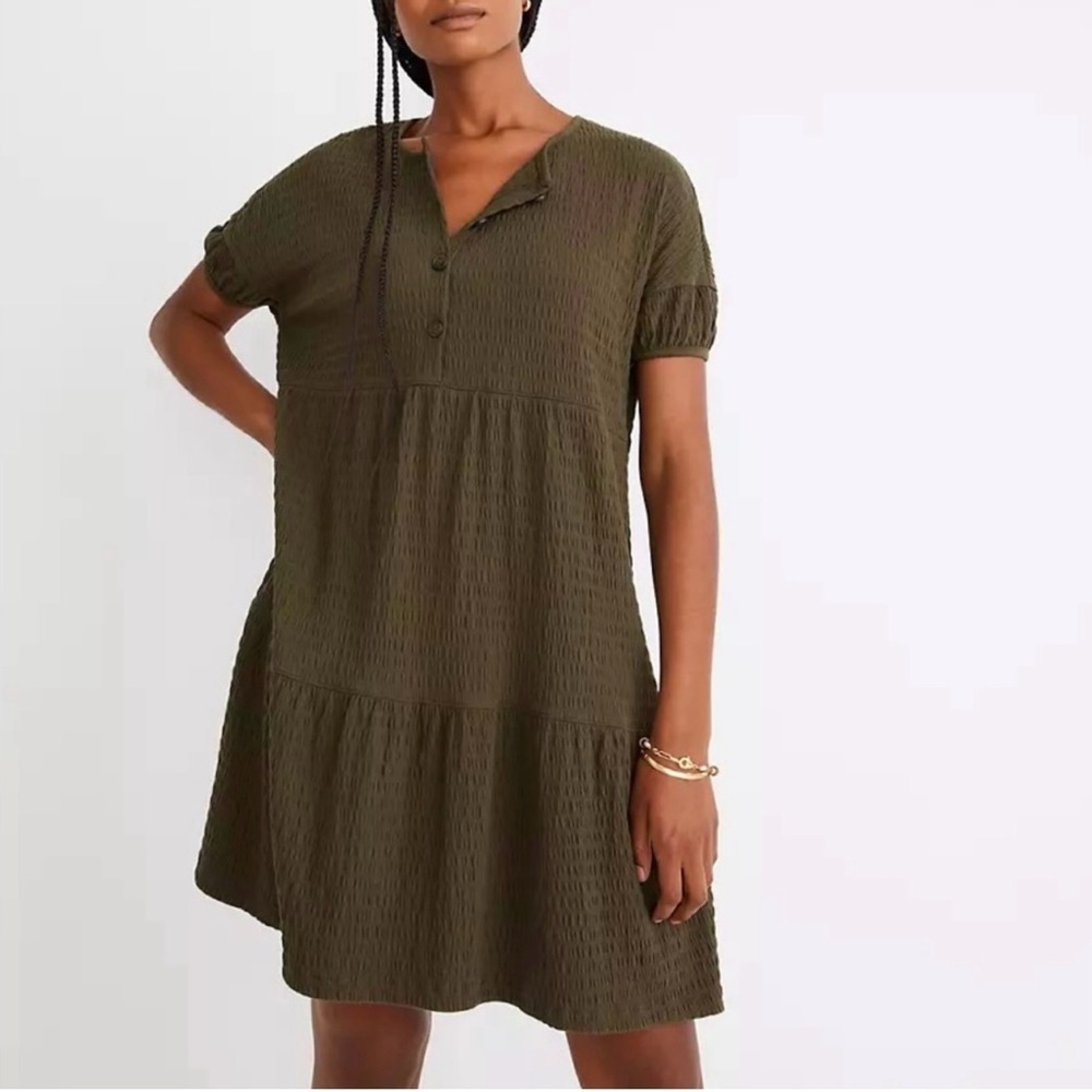 Madewell Tiered Crinkle Knit Dress M Olive Green Henley Boho Casual Cotton